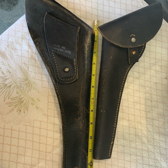 Sold ! ! Revolver leather cases black $ - Picture 3 of 3